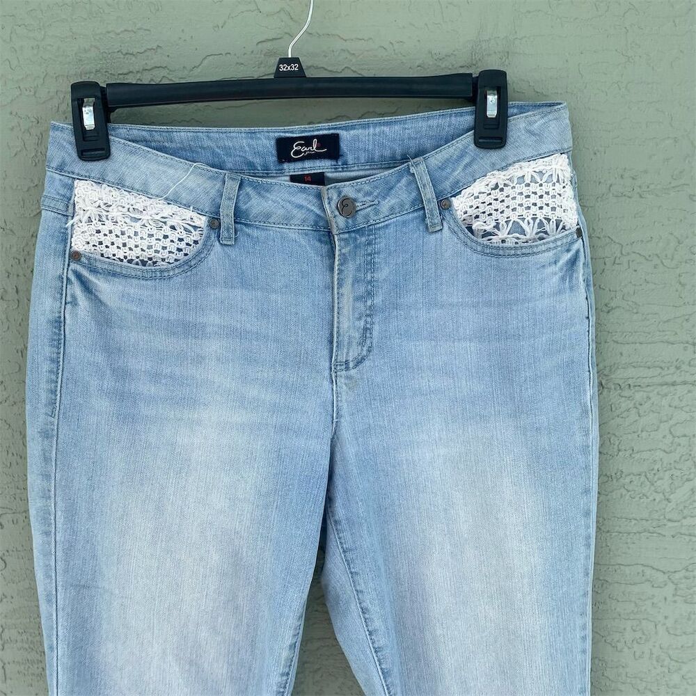 Earl Jean Women's Size 14 Light Wash Denim Capri Jeans Crochet Lace Pockets - Picture 2 of 11